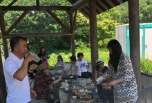 八只小猪的奇妙冒险（一场关于勇气与团结的壮举）